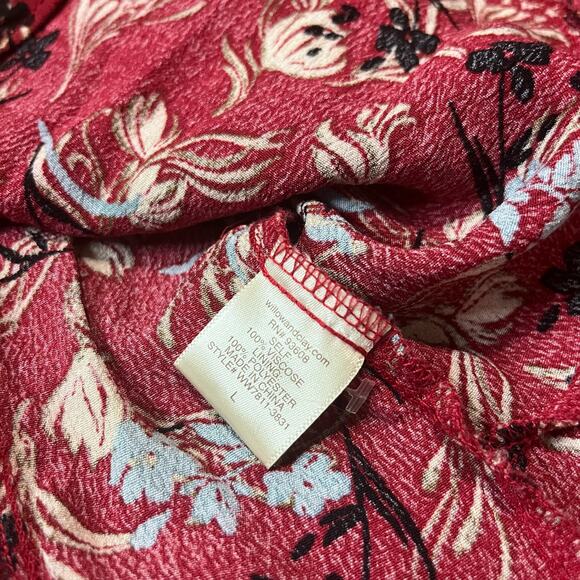 Willow & Clay NWOT Women's Red Black Floral Smocked Festival Blouse Sz L Romance - Picture 5 of 5